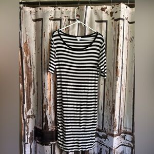 LulaRoe Julia large black & white striped form fitting dress see details